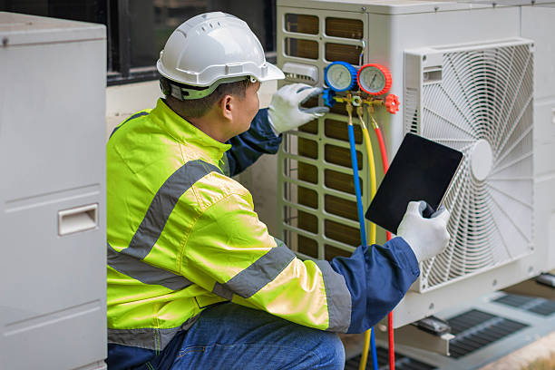 Professional Hvac technician working in Menlo Park, CA